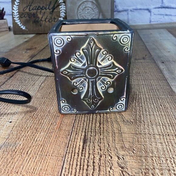 Scentsy DSW-HOPE Cross Full Size Wax Warmer - Picture 7 of 16